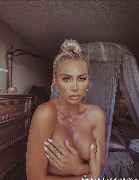 Khloe Terae model nude picture