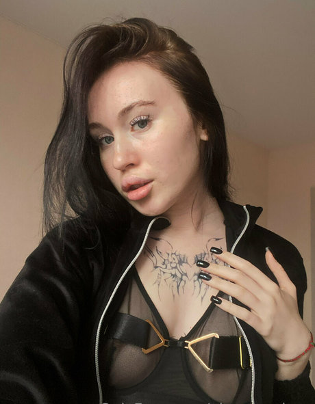 olya coralova nude pornstar img