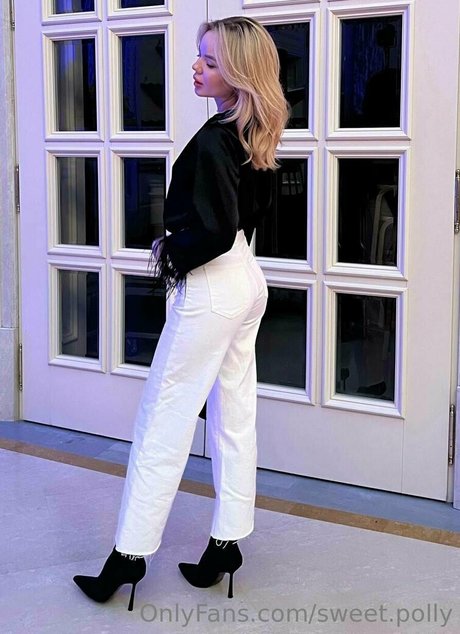 sweet polly model top pic