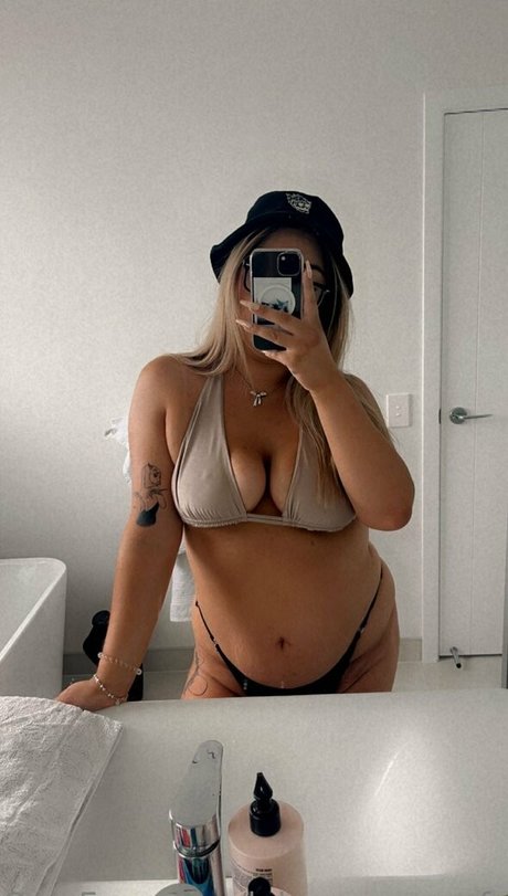 leleannee xo free hot pornstar img