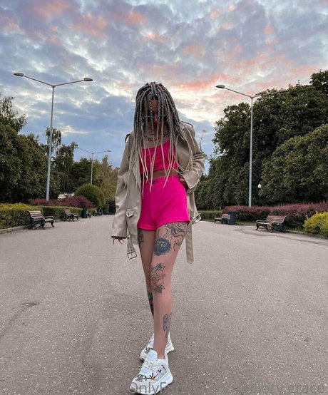 mallory grace actress photo