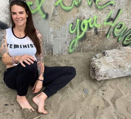 Amy Dumas exclusive actress archive