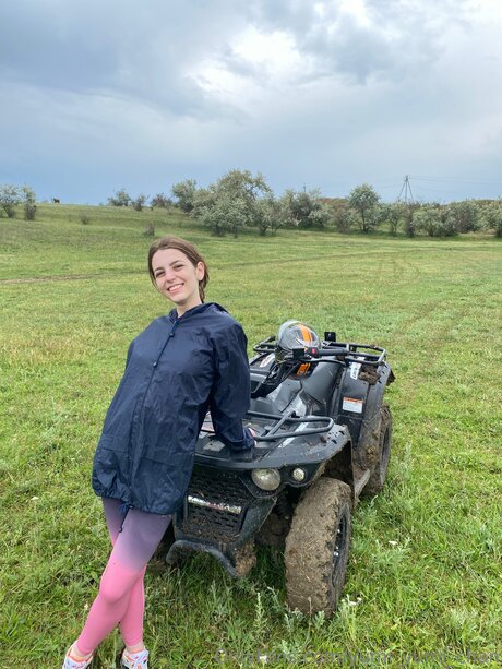 Yumi Yumi Chan naked star archive