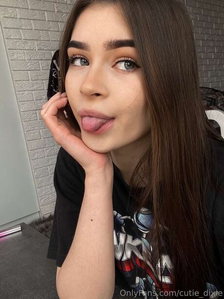 Cutie Dixie high quality actress img