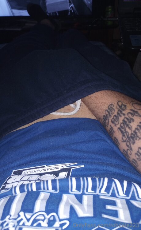 Robdale223 hot star image