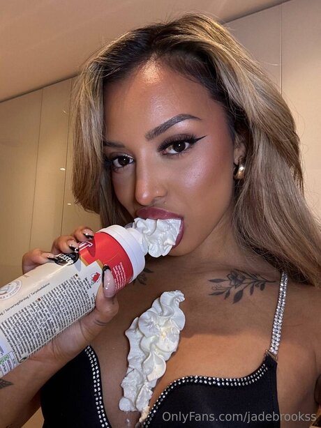 Jadebrookss high quality pornstar pictures