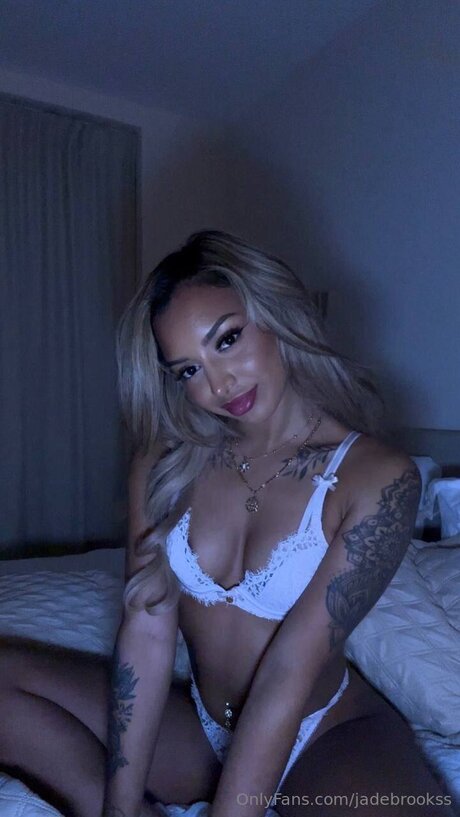 Jadebrookss nude pornstar photos