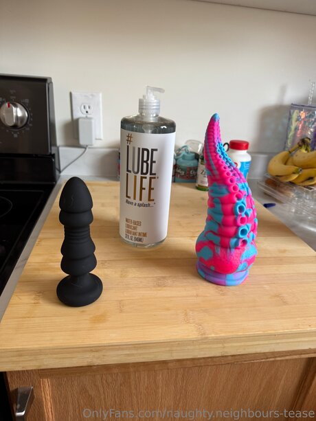 Naughty Neighbours Tease free model pictures