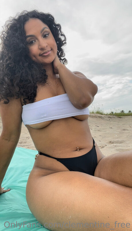 Clementine Free star nude pic