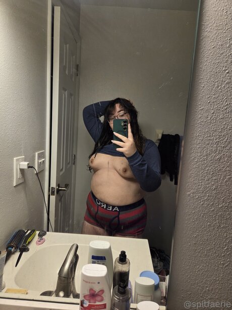 Spitfaerie model hot photo