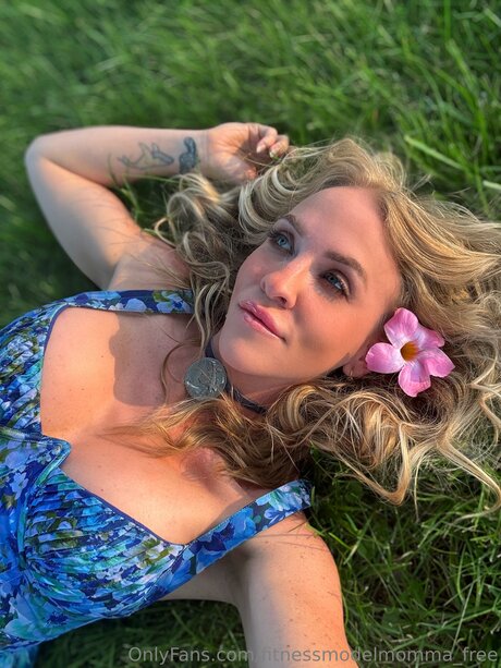 huge shemale onlyfans porn pics