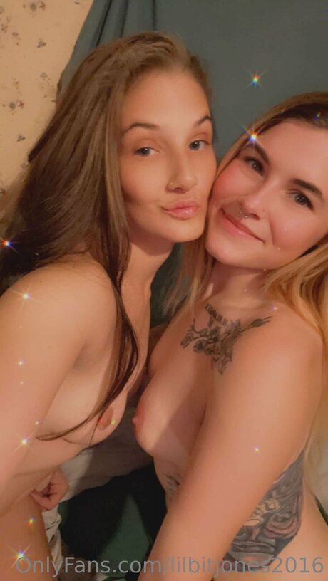 Lilbitjones2016 naked pornstar picture