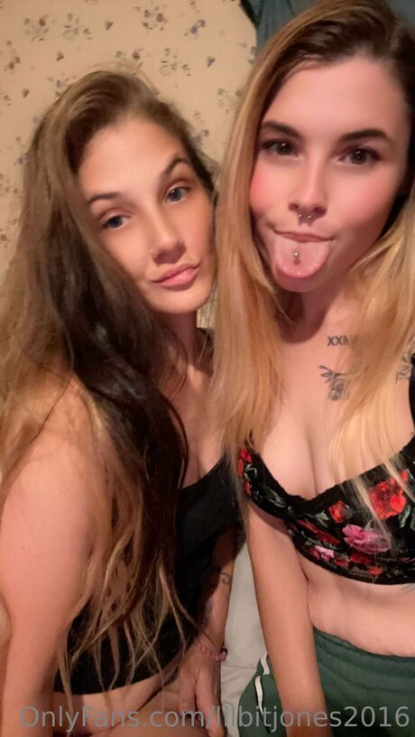 Lilbitjones2016 star pornographic pic