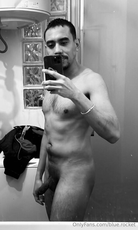 Blue Rocket star nudes pic