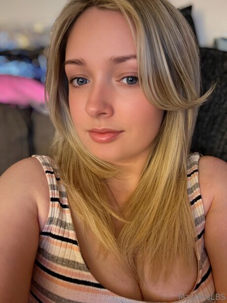 Pregnantleanna nudes model pictures