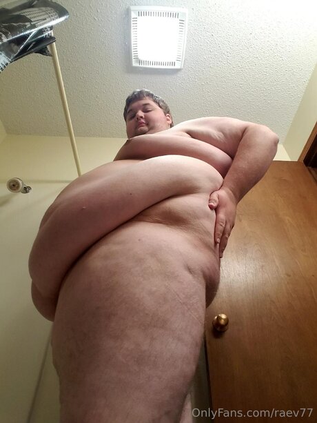 Raev77 naked pornstar img