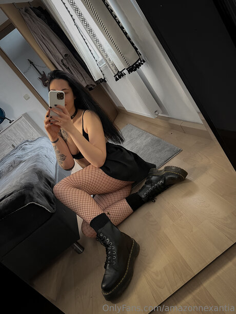 Nexinyx adult actress picture