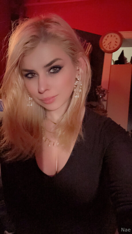 Bipoeticgirl420 star erotic archive