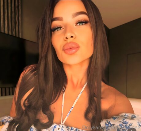 Shine Lia free star gallery