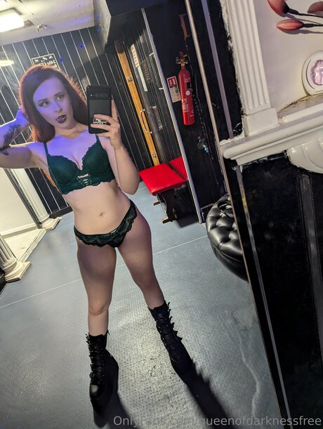 Queenofdarknessfree pornstar nudes photo