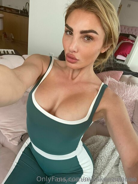 Misskenzieannetv xxx actress galleries