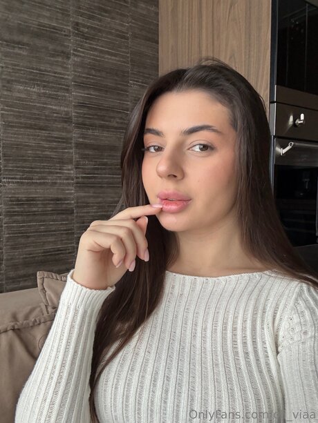 Oli Viaa high quality model galleries