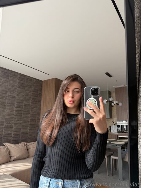 Oli Viaa porn actress picture