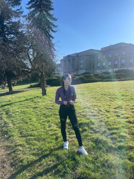 Luulu Sweety model hot images