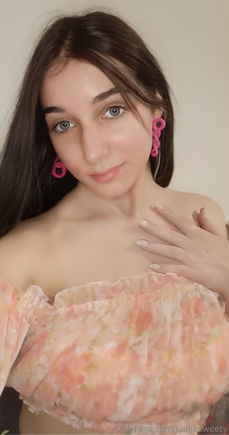 Luulu Sweety adult model images