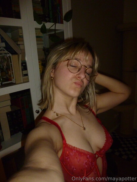 Mayapotter pornstar hot photo