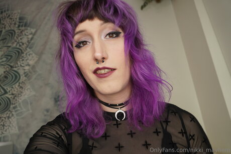 Nikki Mayhem model pretty img