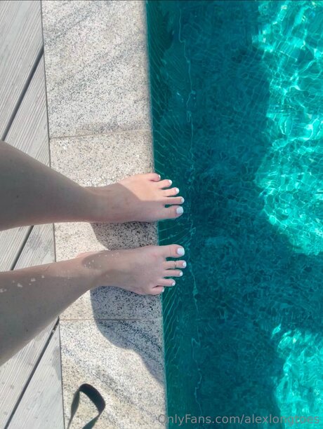 Alexlongtoes hot actress pic