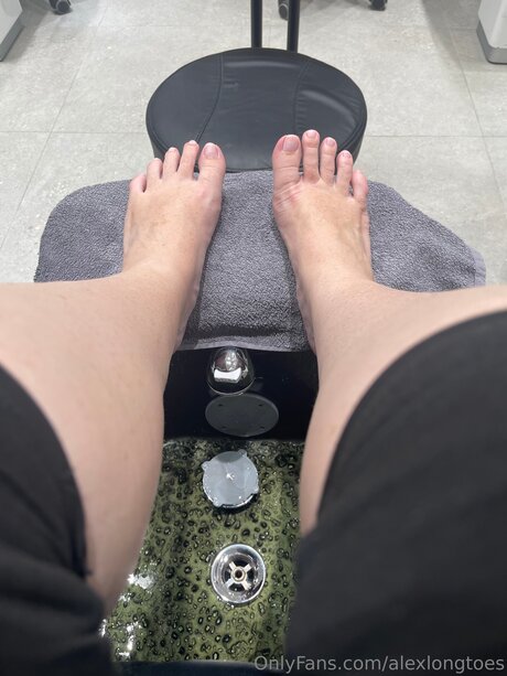 Alexlongtoes erotic actress img