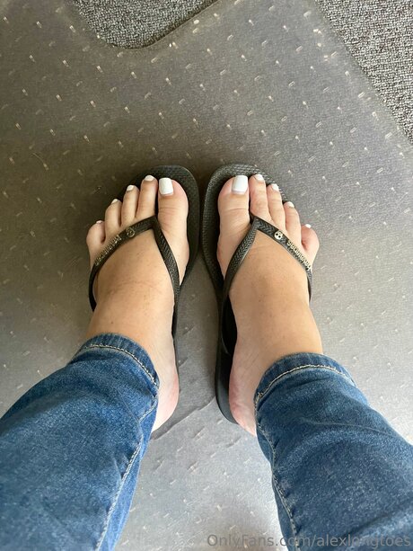 Alexlongtoes model naked photos