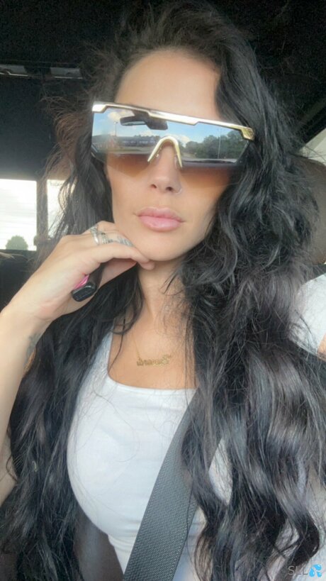 Sassylittleleo star erotic gallery