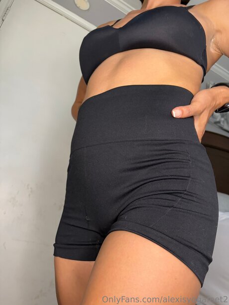 Alexisyogafeet2 Quick model image