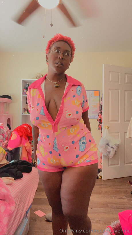 Moonhaveninc nude pornstar photos