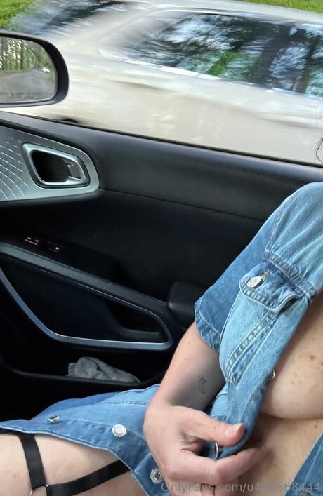 U490668444 hot star pics