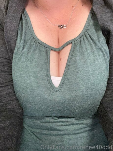 Reneej40ddd nice model pic