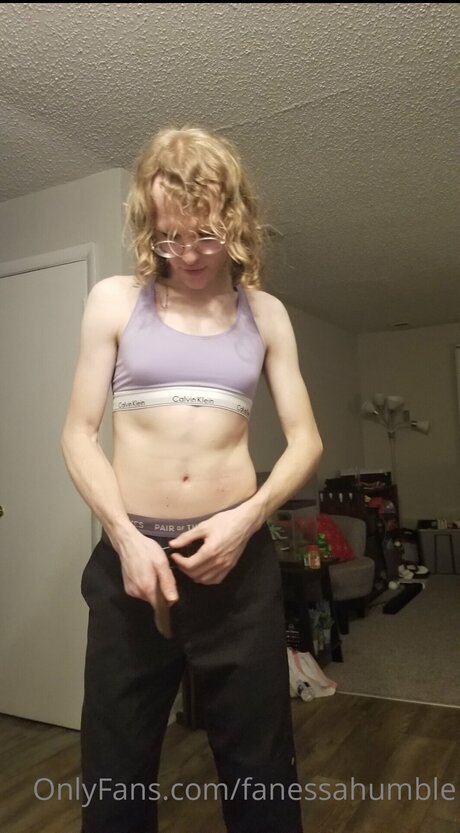 Fanessahumble art star pic