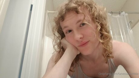 Fanessahumble pornstar hot img