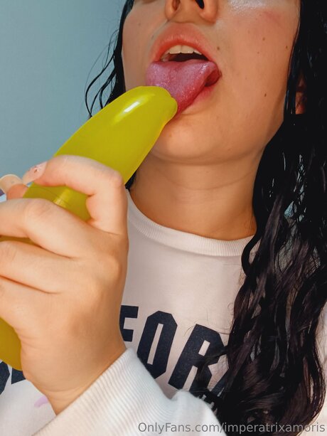 Mommy Nextdoor beautiful star pics