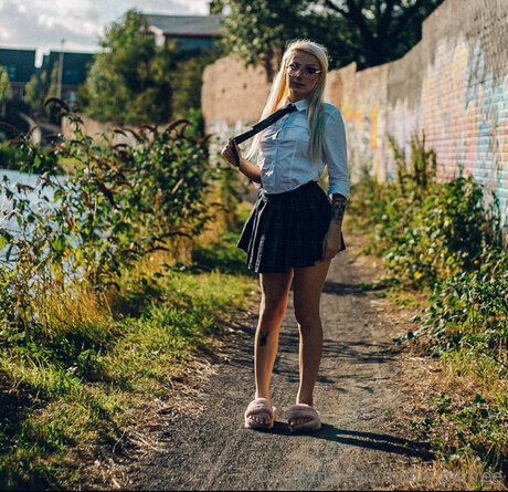 Hollie Piefree exclusive pornstar pictures