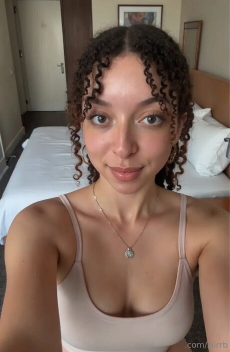 Sunny Bell top pornstar photo