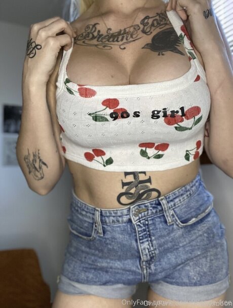 Blueeyeblonde Free pornstar adult photos