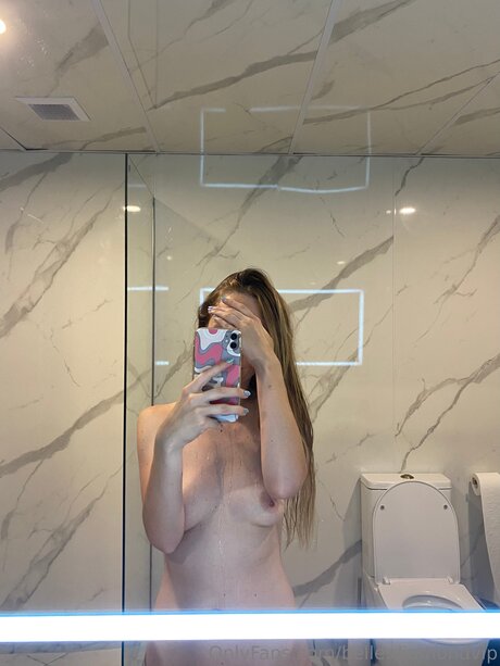 Belle Diamondvip naked model pic