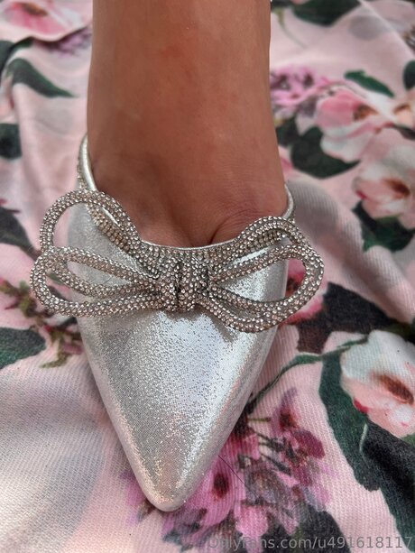 U491618117 nice actress pic