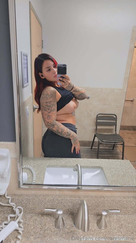 Caresmarie hot star img