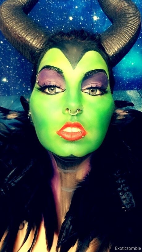 Exoticzombiefree nude pornstar archive