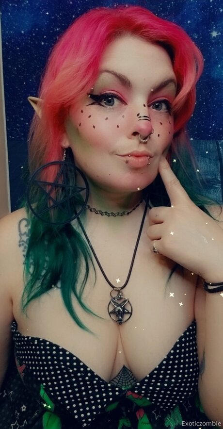 Exoticzombiefree sexy actress pictures